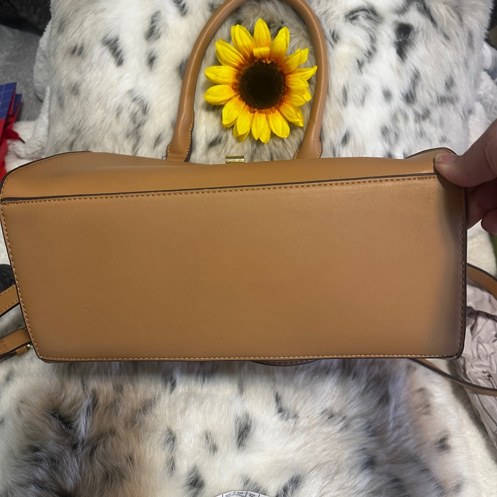 BCBG Tan Handbag /Shoulder Bag - Picture 7 of 7